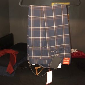 Zara men’s loose carrot pants